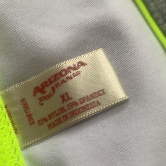 Bathing suit - Picture 6 of 7